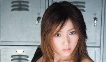 平子エミリ