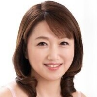 秋山しほり
