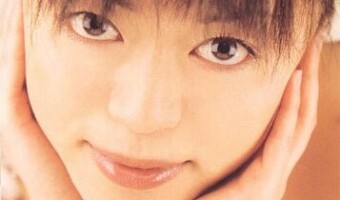 内山あや