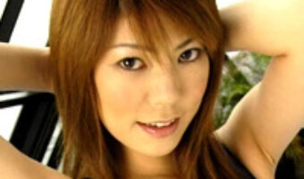 友梨さやか