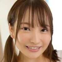 小春ももこ