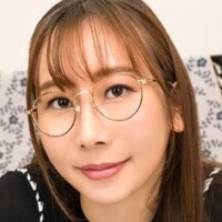 栄川まりな