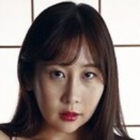 河口まりな